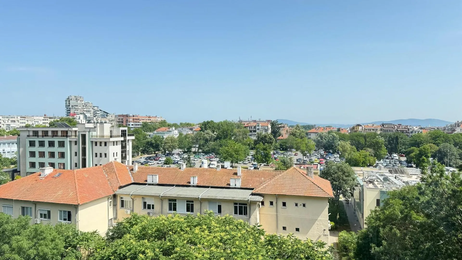 Luxus Living In Burgas Apartment